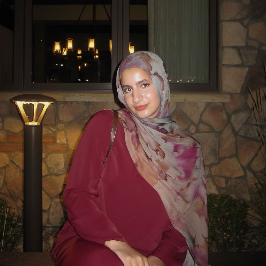 Which Abaya Fabric is Best for Crafting Chic and Elegant Abayas?