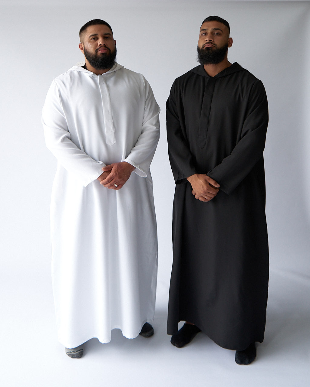 Thobes Black and White