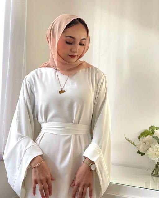 Khatijah Abaya - White Closed Abaya Fajr Noor