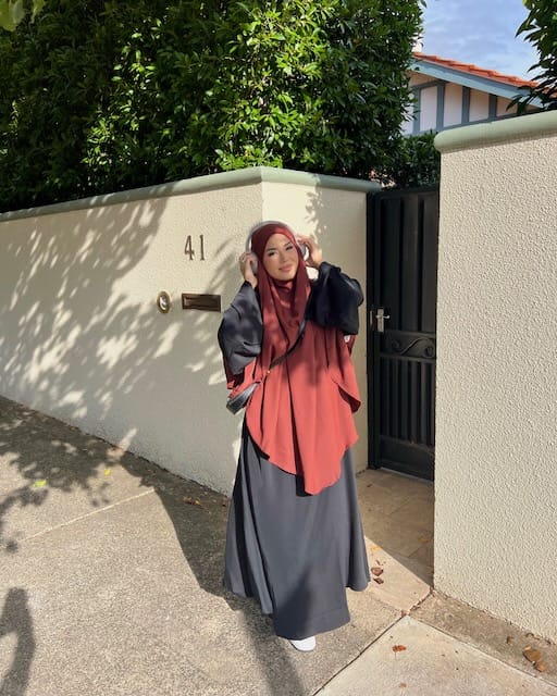 Khatijah Abaya – Schwarz