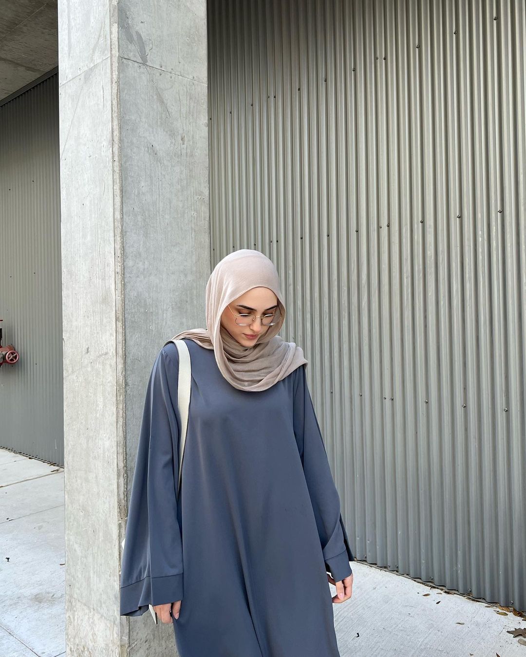 Khatijah Abaya - Charcoal Closed Abaya Fajr Noor