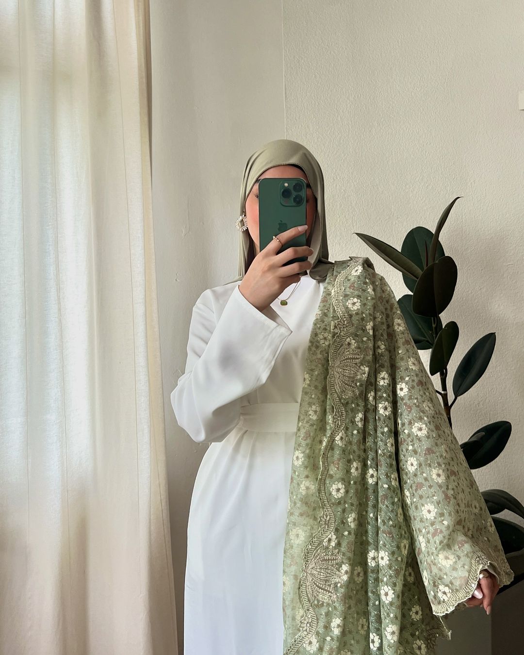 Essential Abaya with Pockets - White Essential Abaya Fajr Noor S