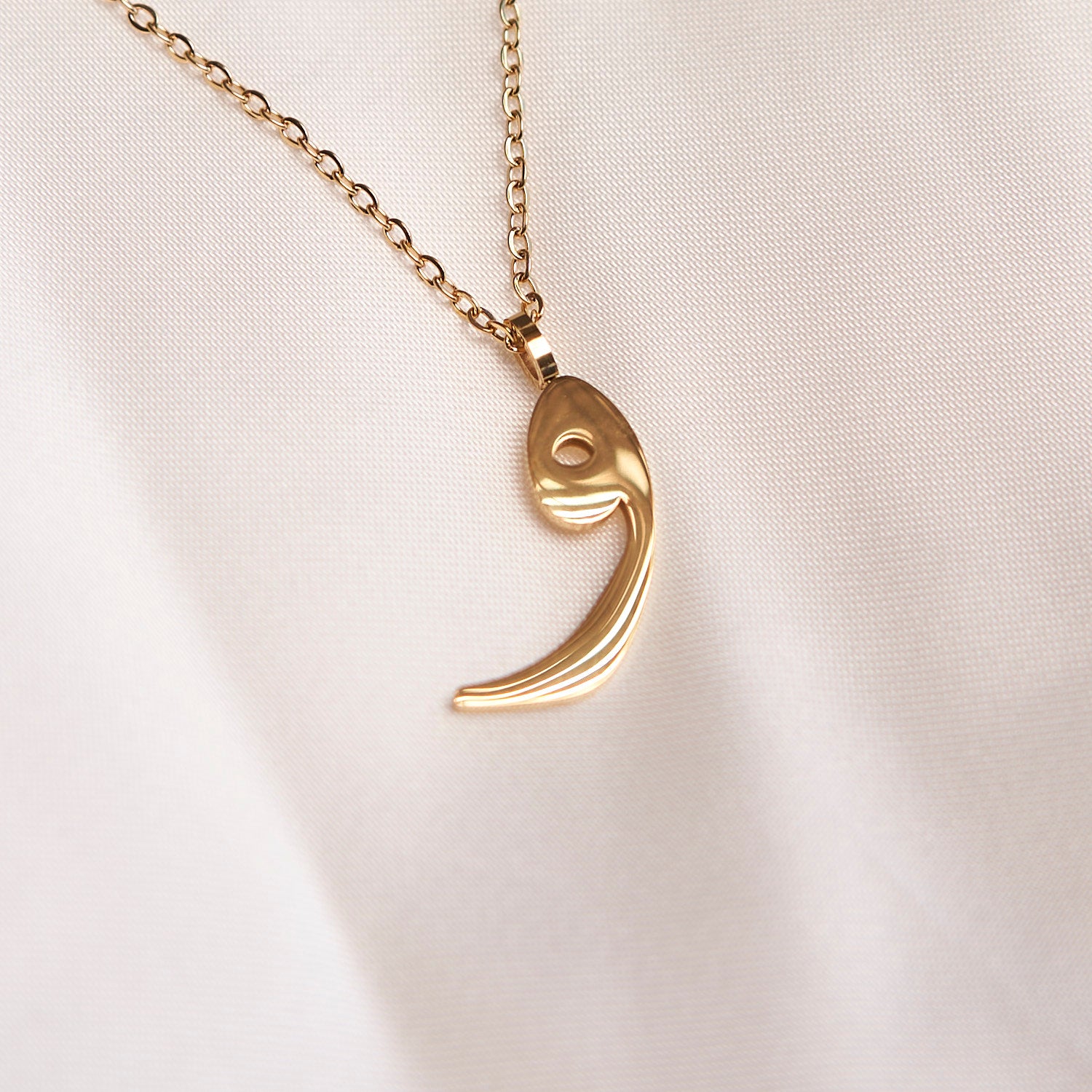 Arabic Letter Necklace Necklace Fajr Noor W - و