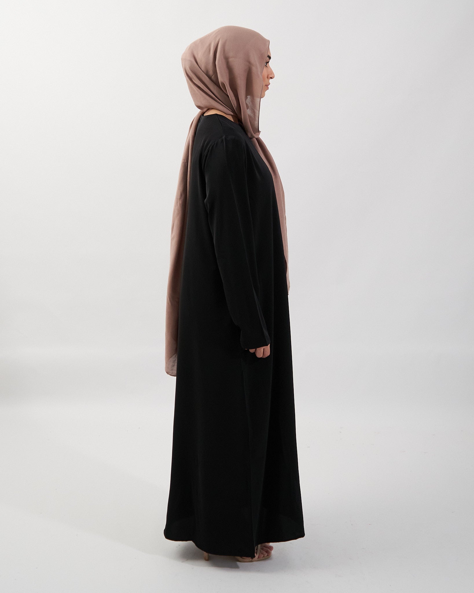 Essential Abaya - Black