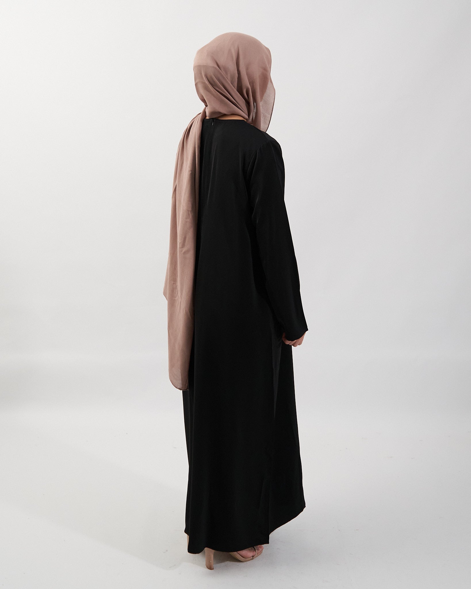 Essential Abaya - Black