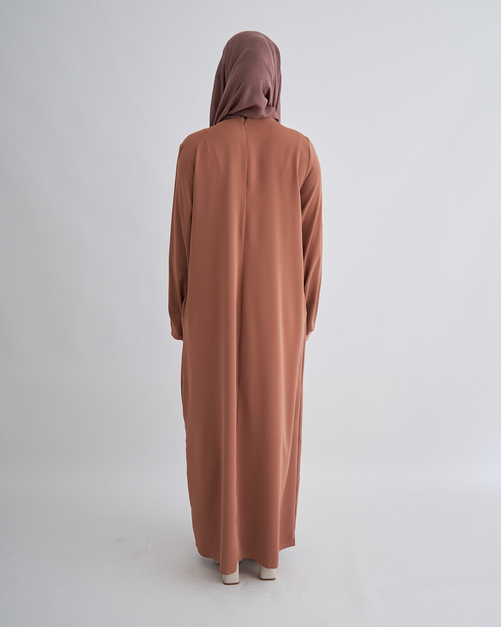 Essential Abaya - Brown