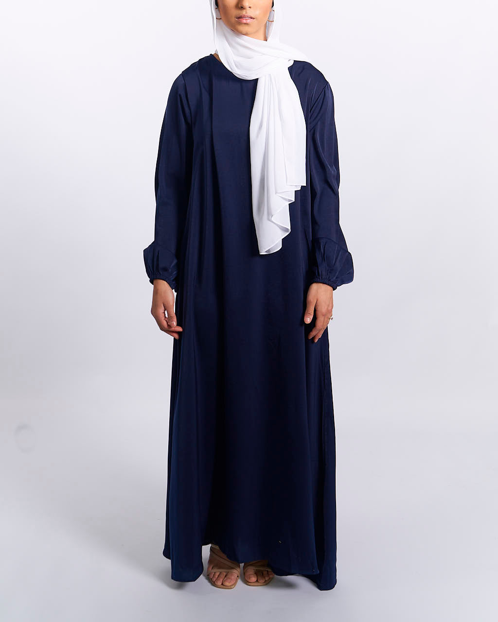 Jannah Satin-Abaya mit Bündchen – Marineblau