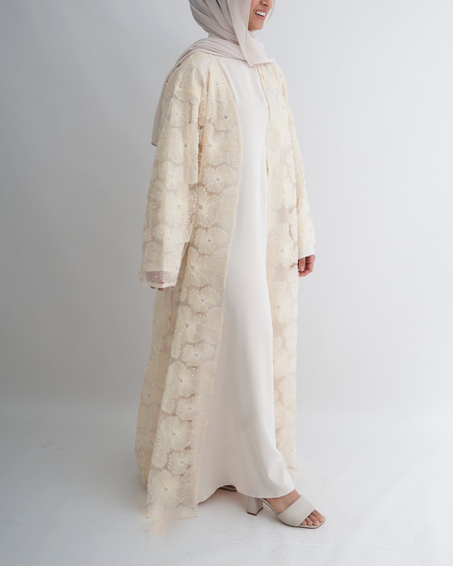 Sumayya Abaya - Cream