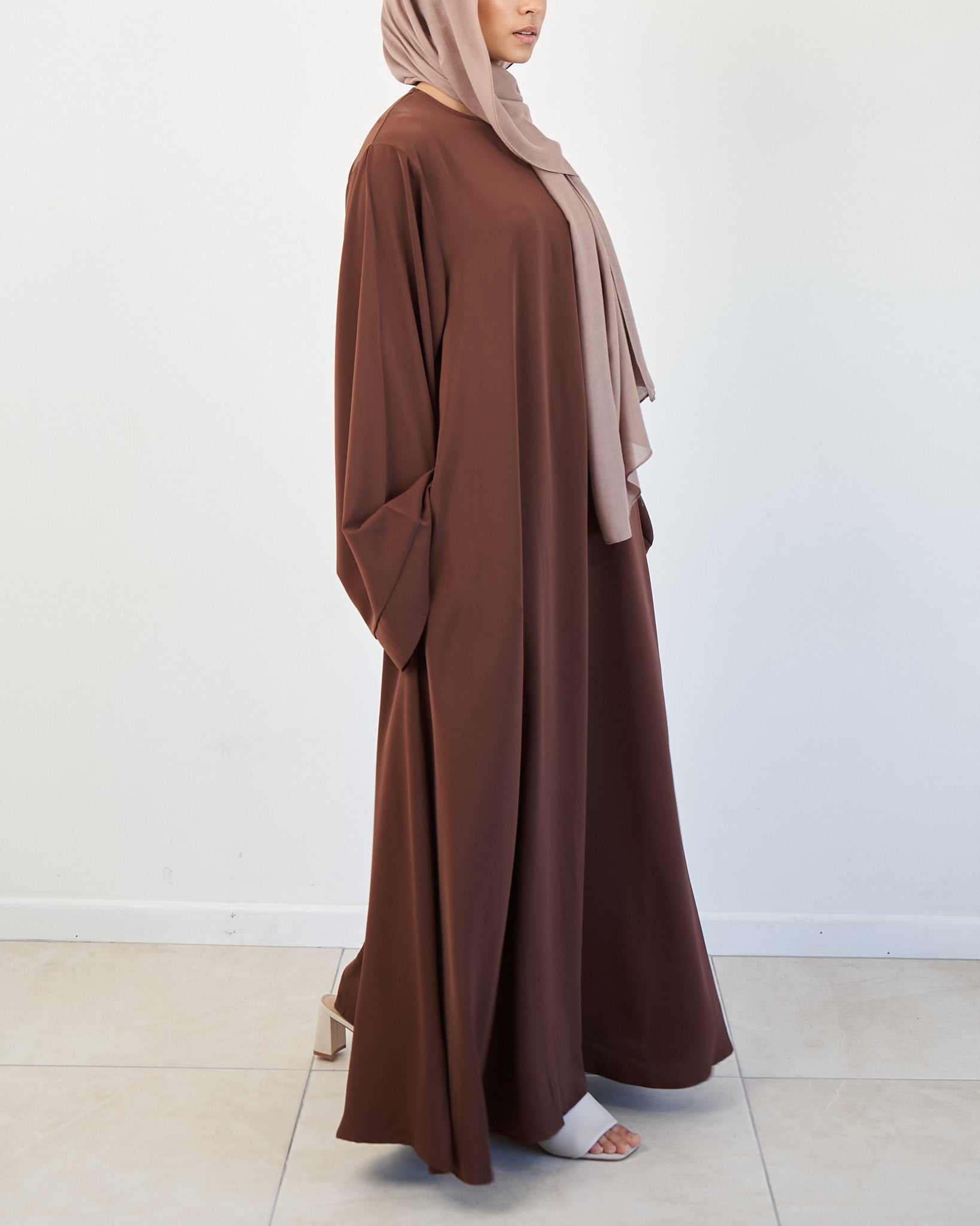 Khatijah Abaya - Coffee Closed Abaya Fajr Noor