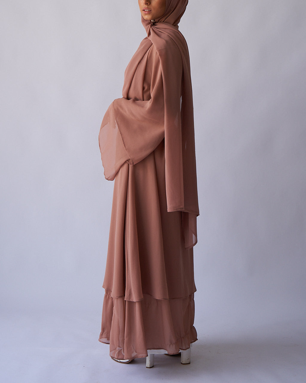 Aisha Abaya + Hijab – Braun