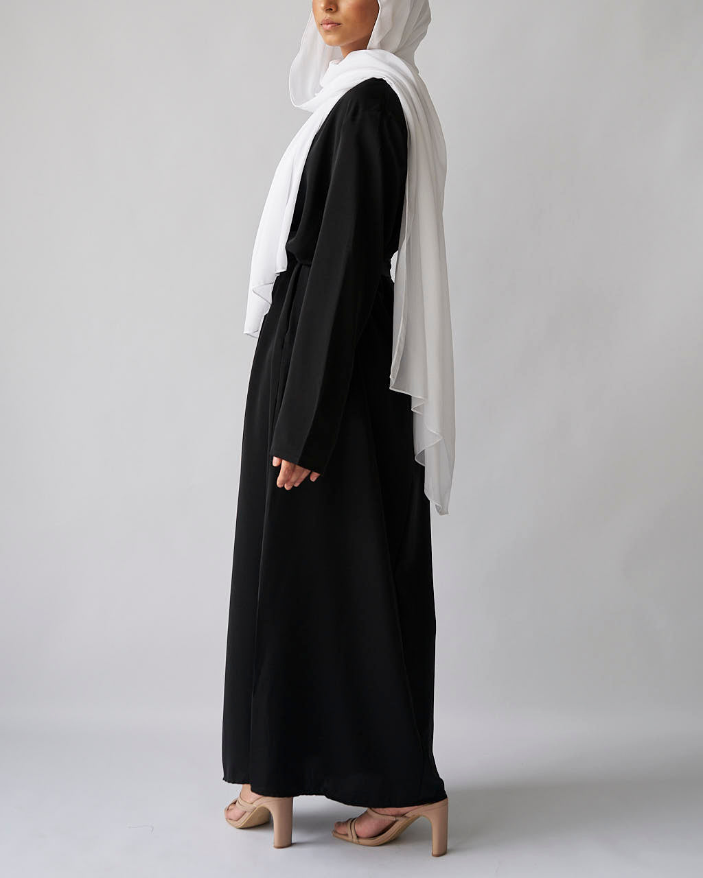 Essential Abaya - Black