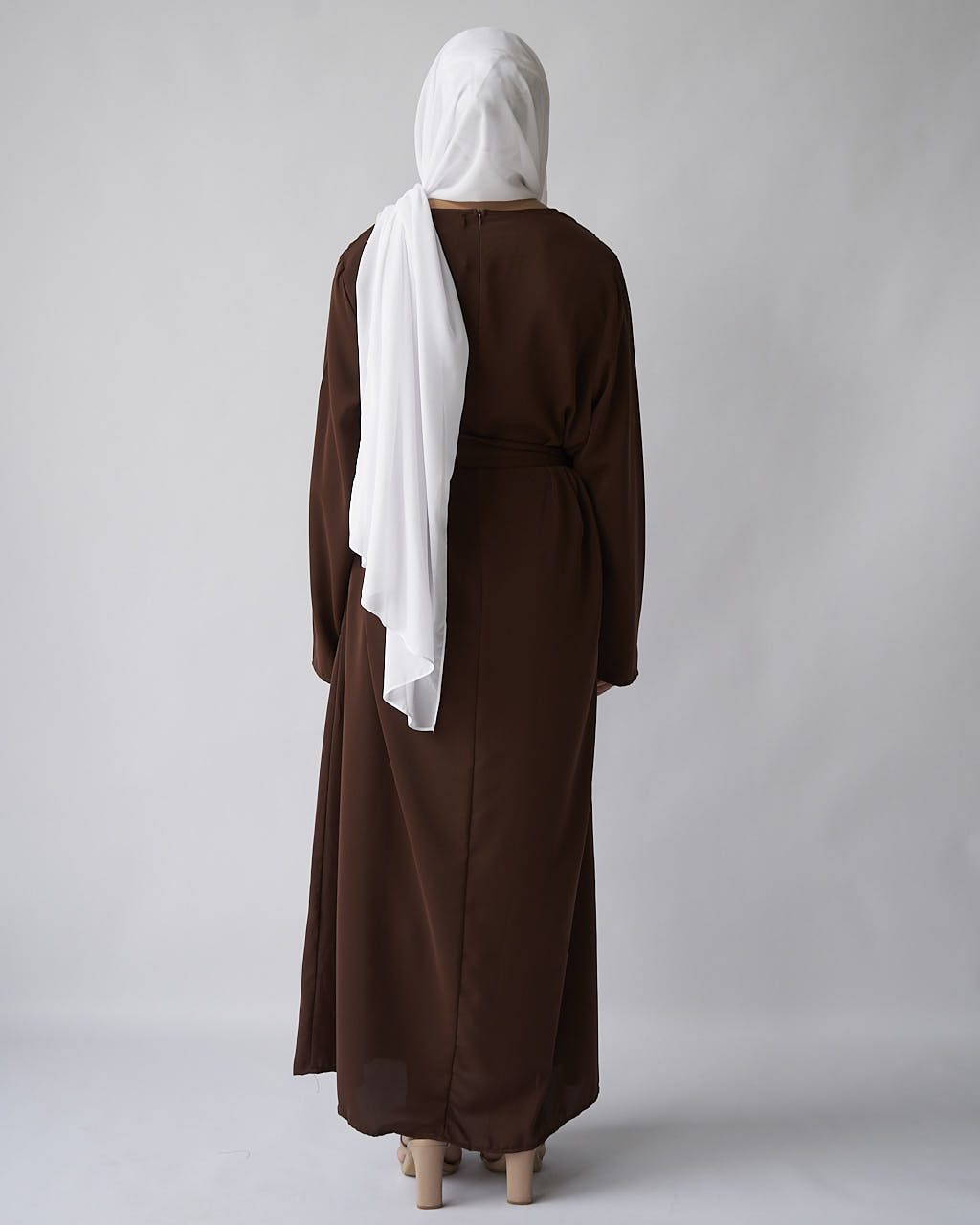 Essential Abaya – Kaffee