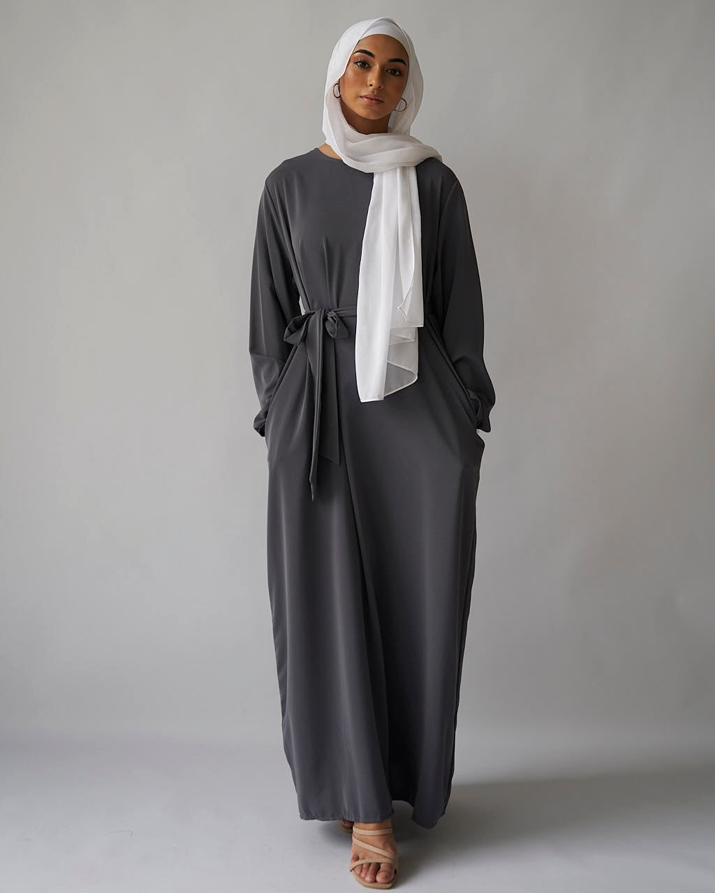 Essential Abaya - Grey