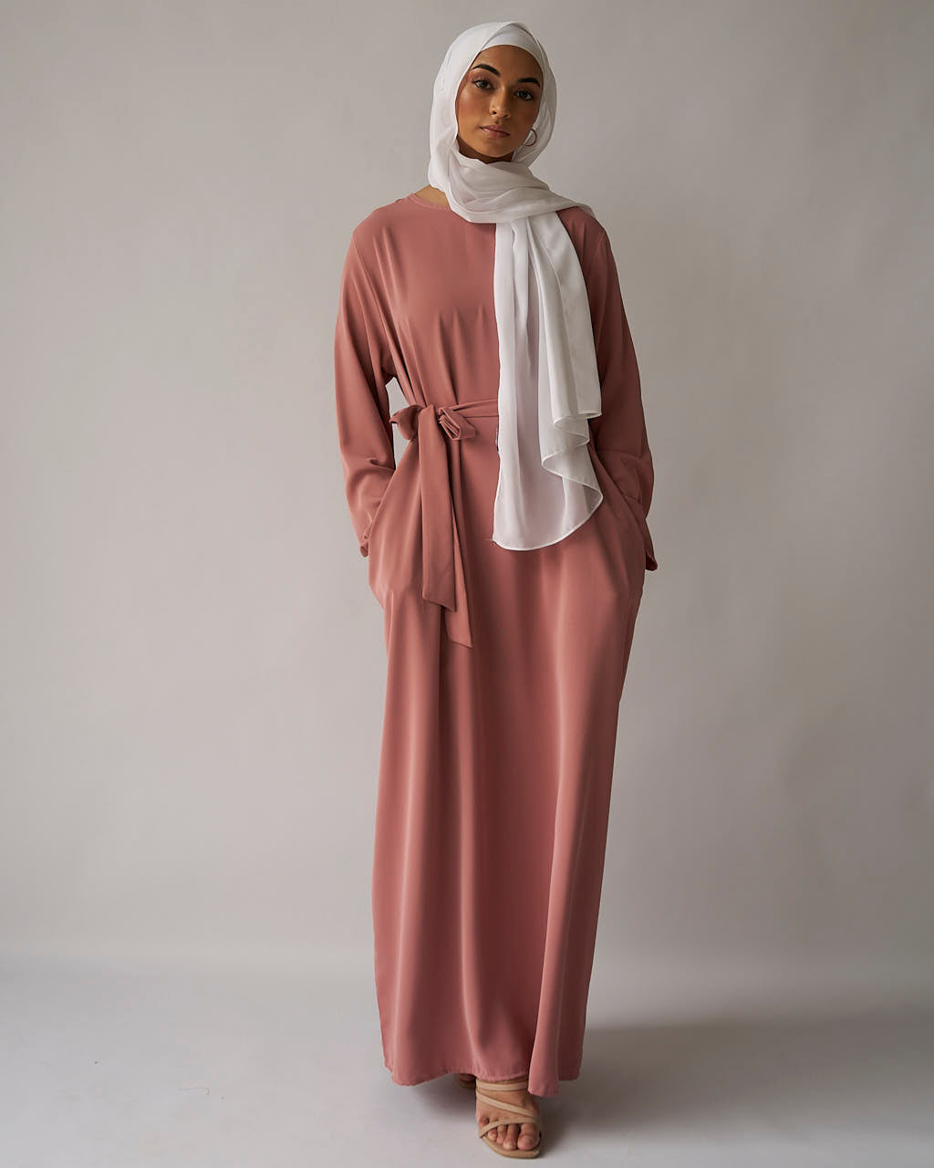 Essential Abaya – Rosa