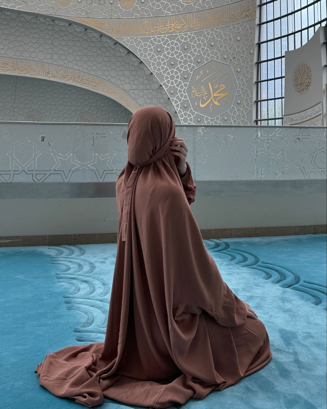 Prayer Jilbab Full Length in Blue Mosque Germany