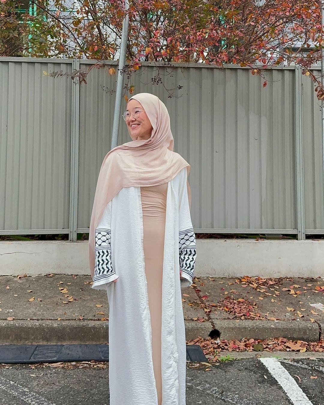 Keffiyeh Embroidered Abaya - White Open Abaya Fajr Noor 