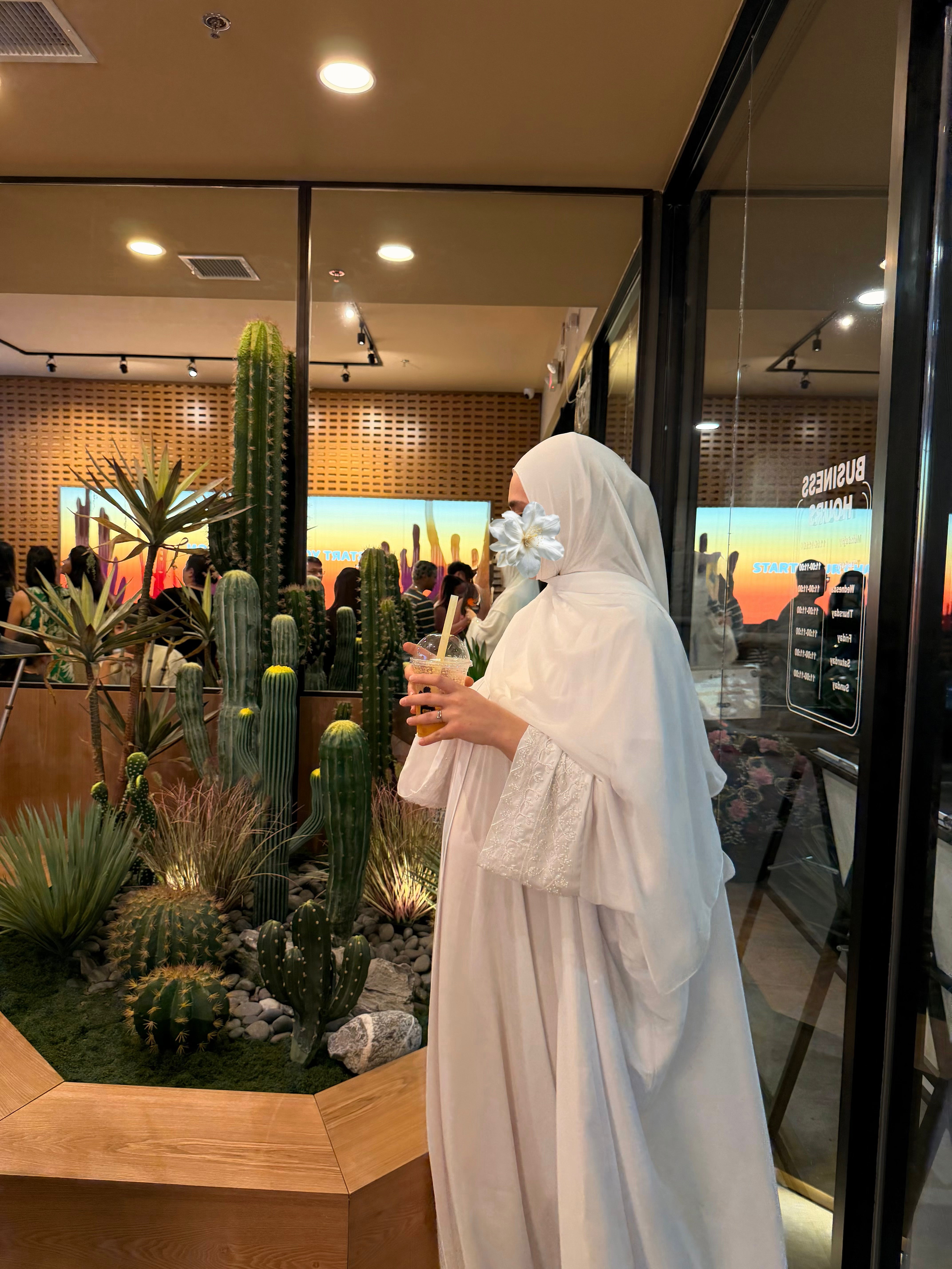 Maryam Eid Abaya - White