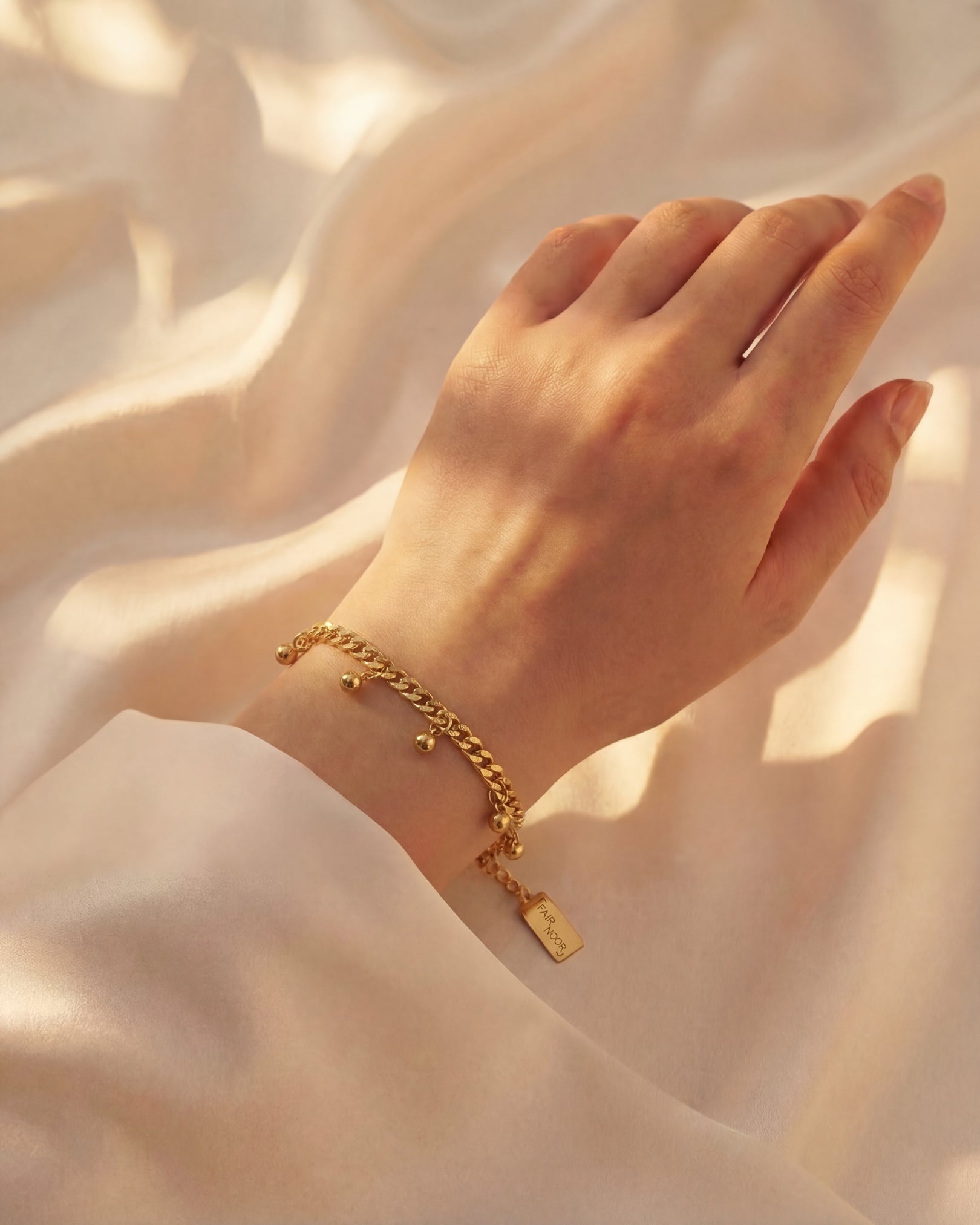 Dangling Dotted Bracelet