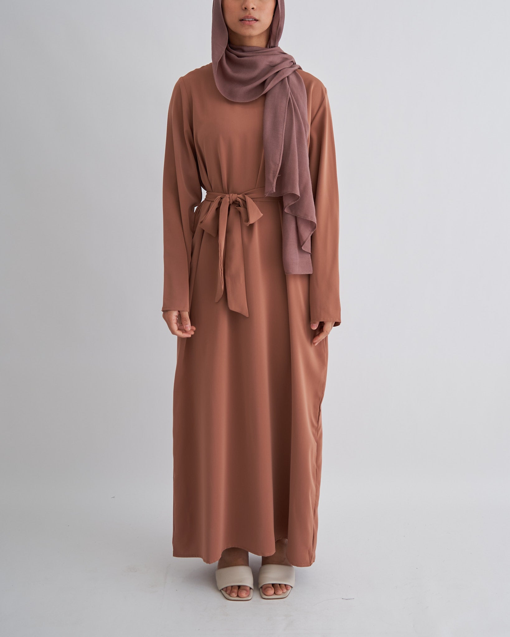 Essential Abaya with Pockets - Brown