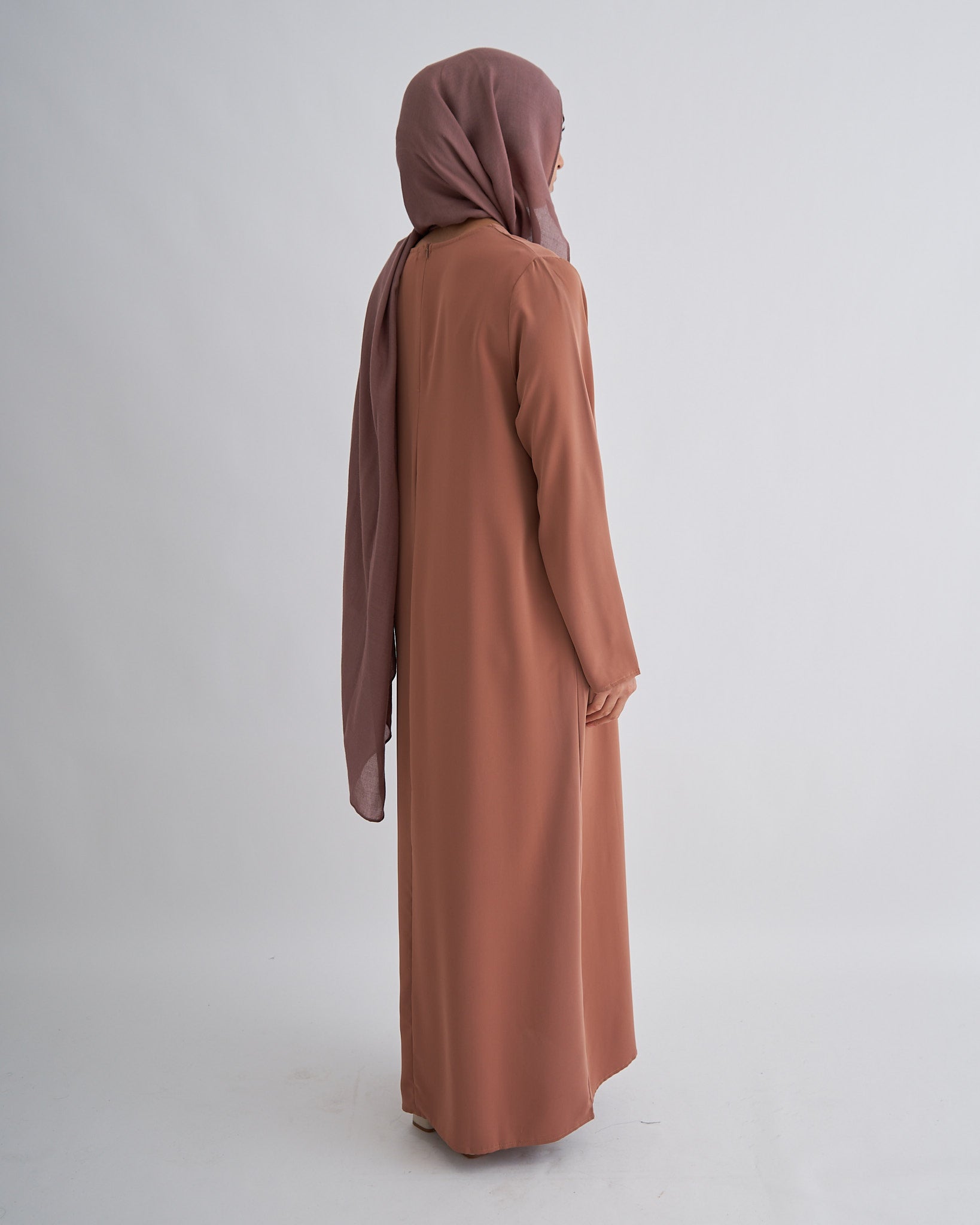 Essential Abaya with Pockets - Brown