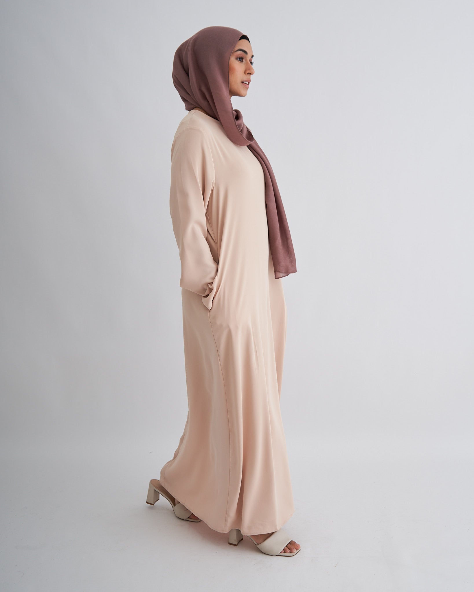 Essential Abaya with Pockets - Cream