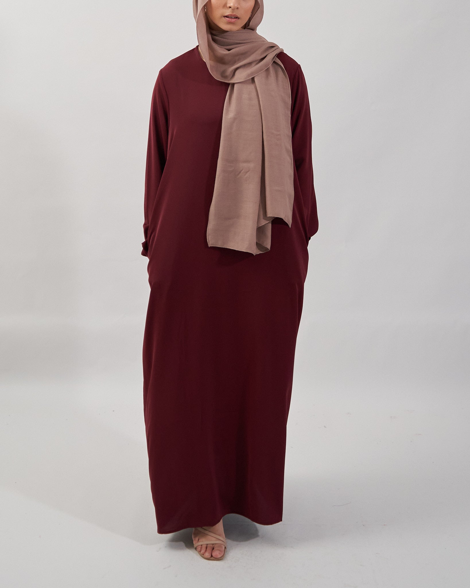 Essential Abaya with Pockets - Maroon