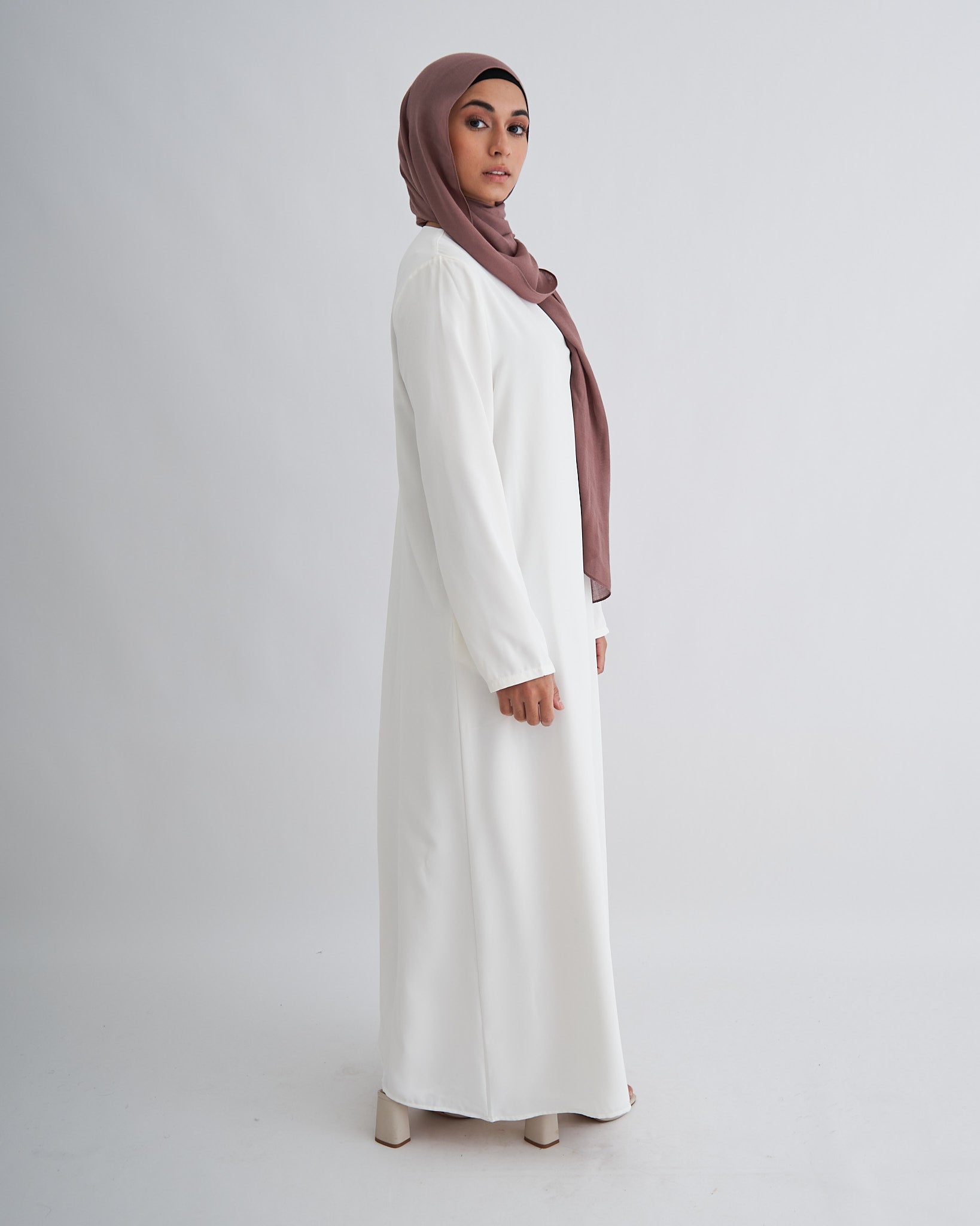 Essential Abaya with Pockets - White