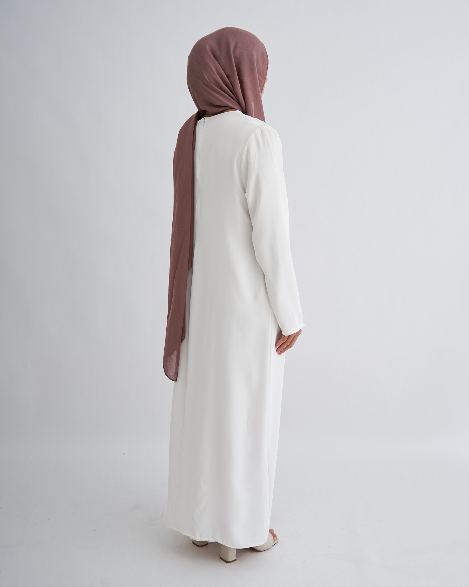 Essential Abaya with Pockets - White