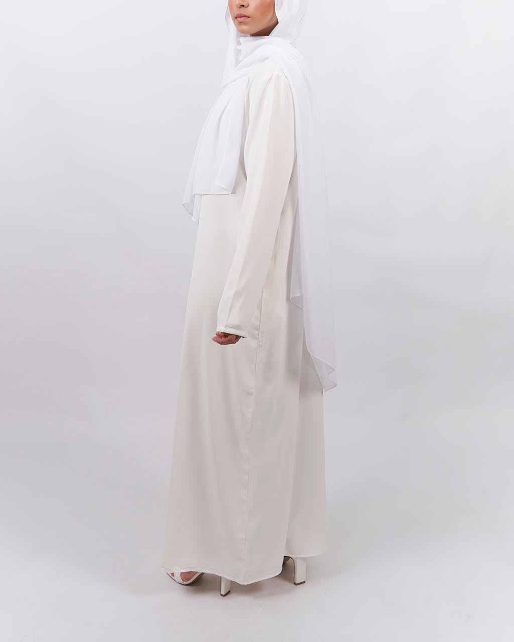 Essential Abaya – Weiß