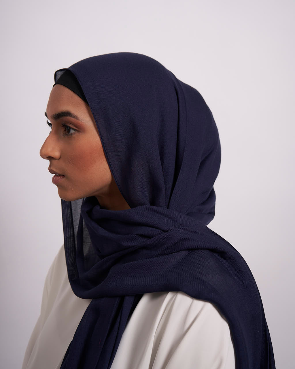 Modaler Hijab – Marineblau