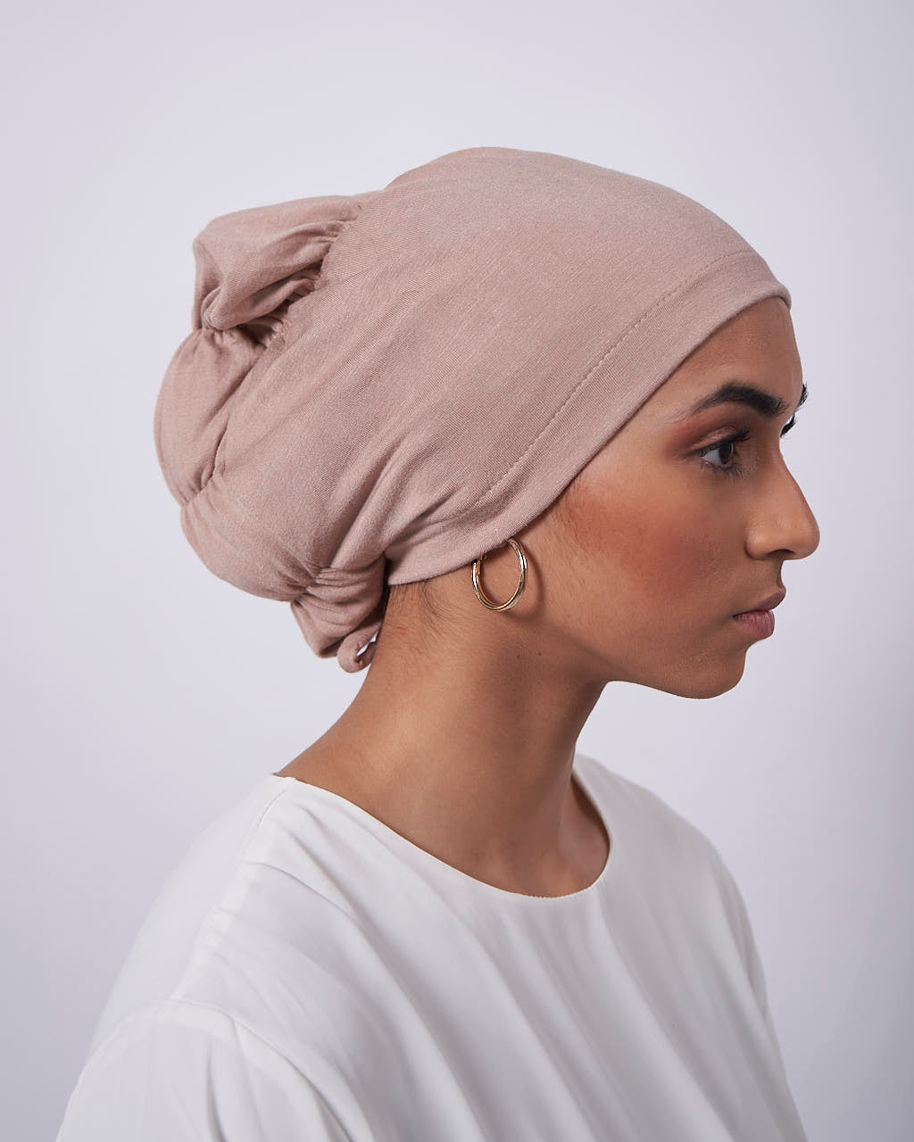 Elastische Hijab-Mütze aus Seide – Nude