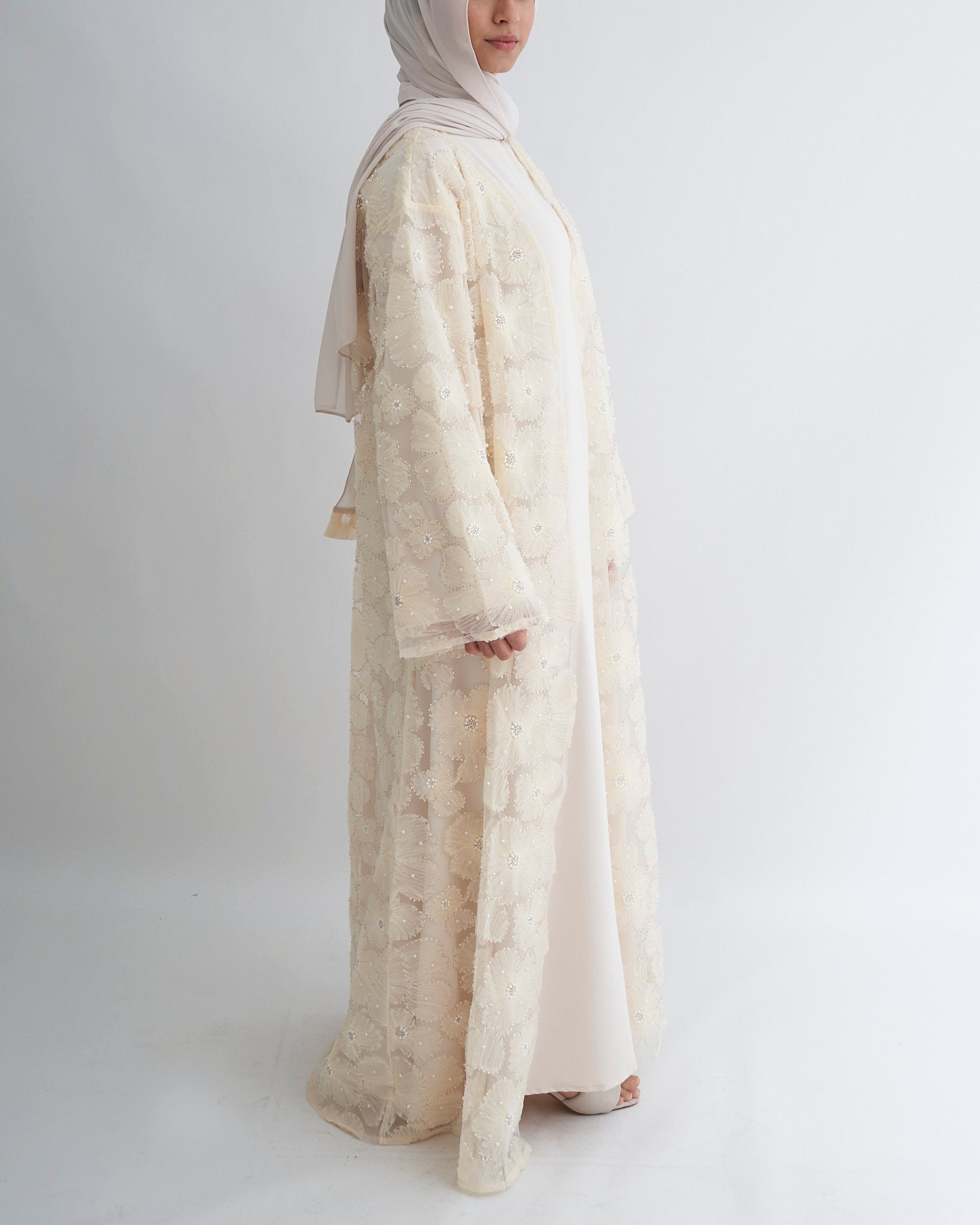 Sumayya Abaya - Cream