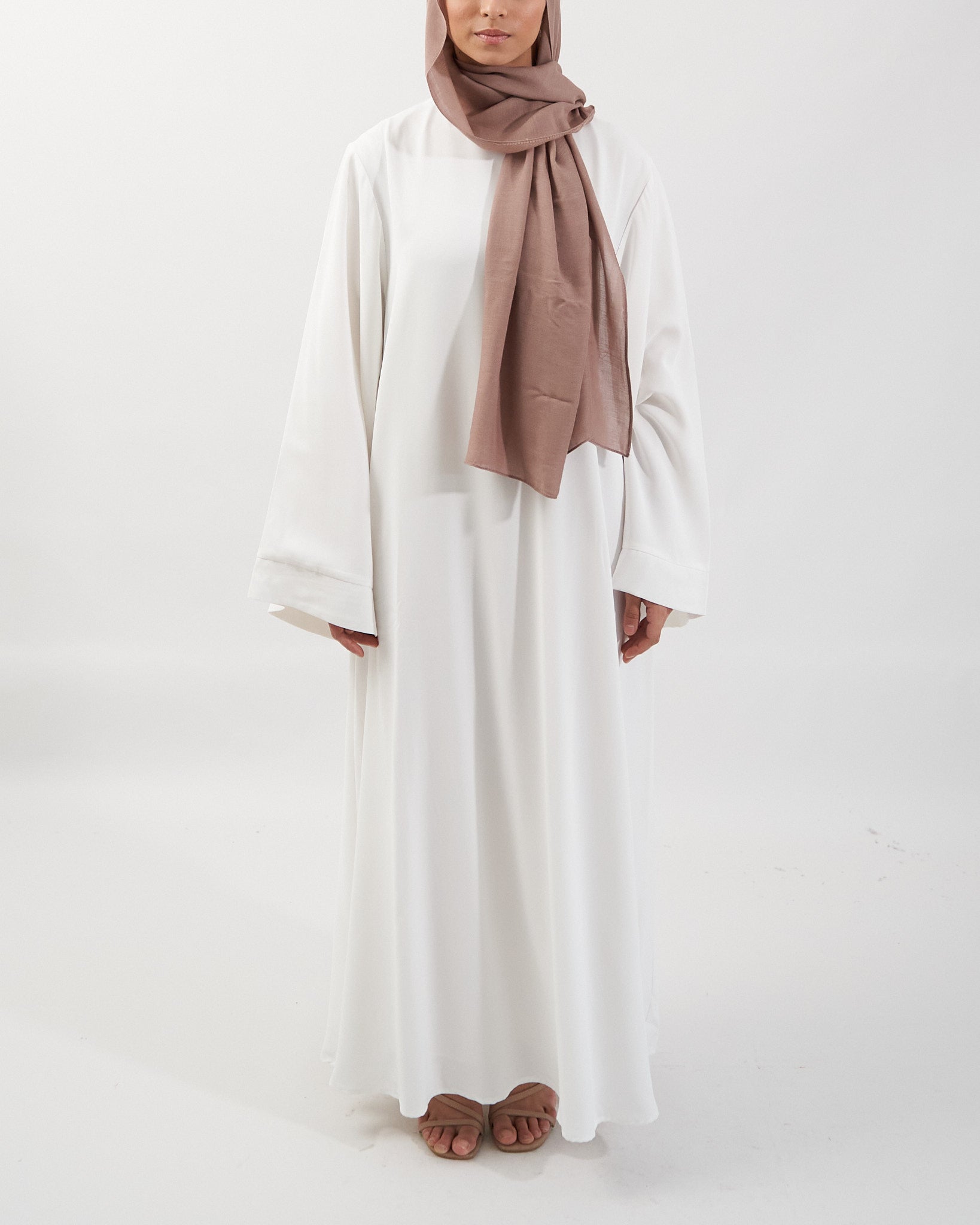 Khatijah Abaya - White Closed Abaya Fajr Noor 