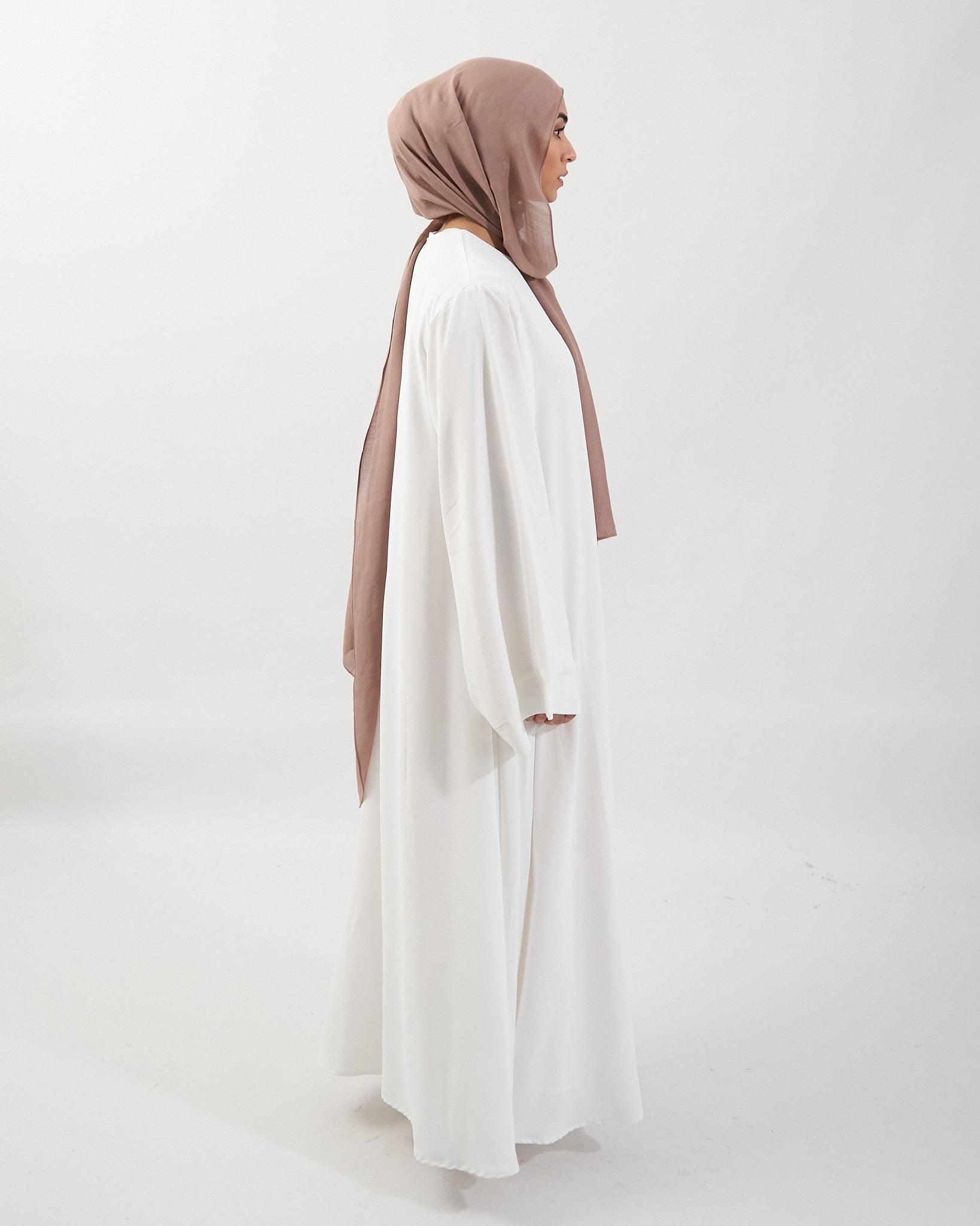 Khatijah Abaya - White Closed Abaya Fajr Noor 