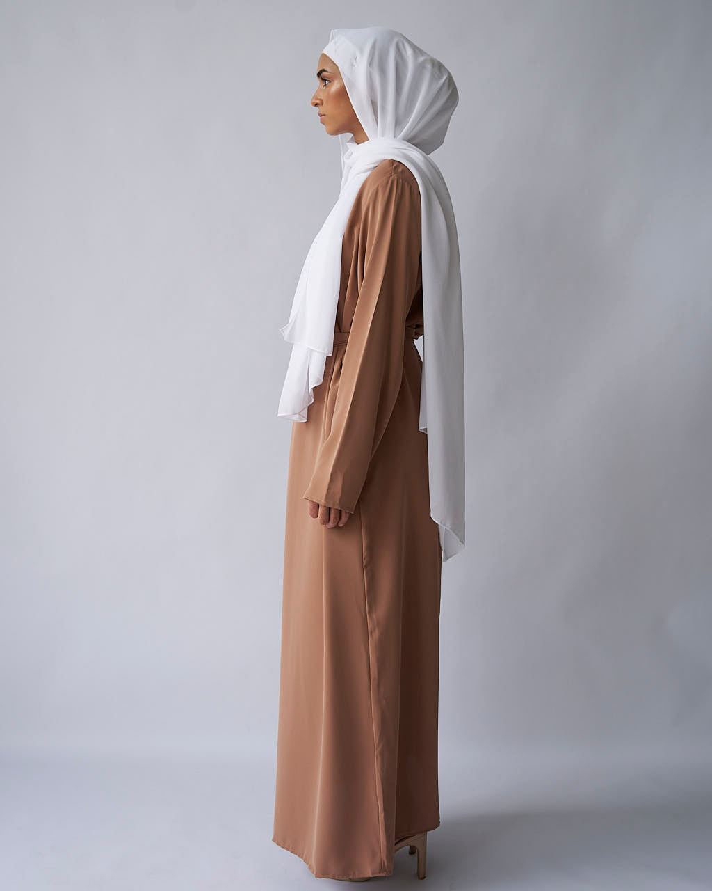 Essential Abaya – Braun